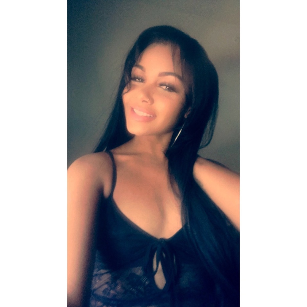 Meet your Posher, Tracaya